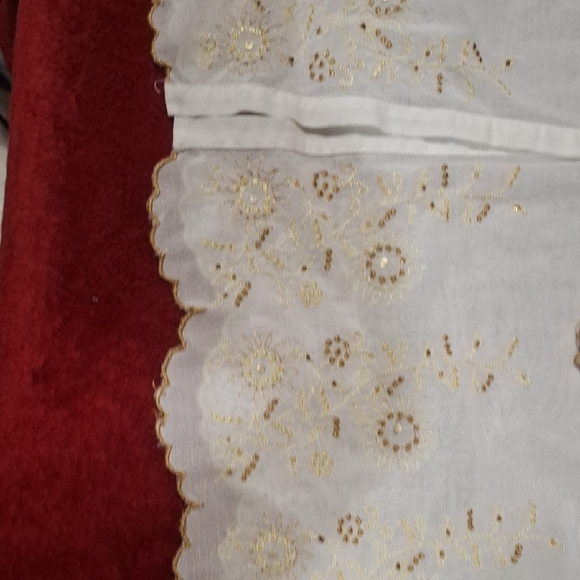JH Collectibles White Blouse with Gold Embroidery - Picture 6 of 8